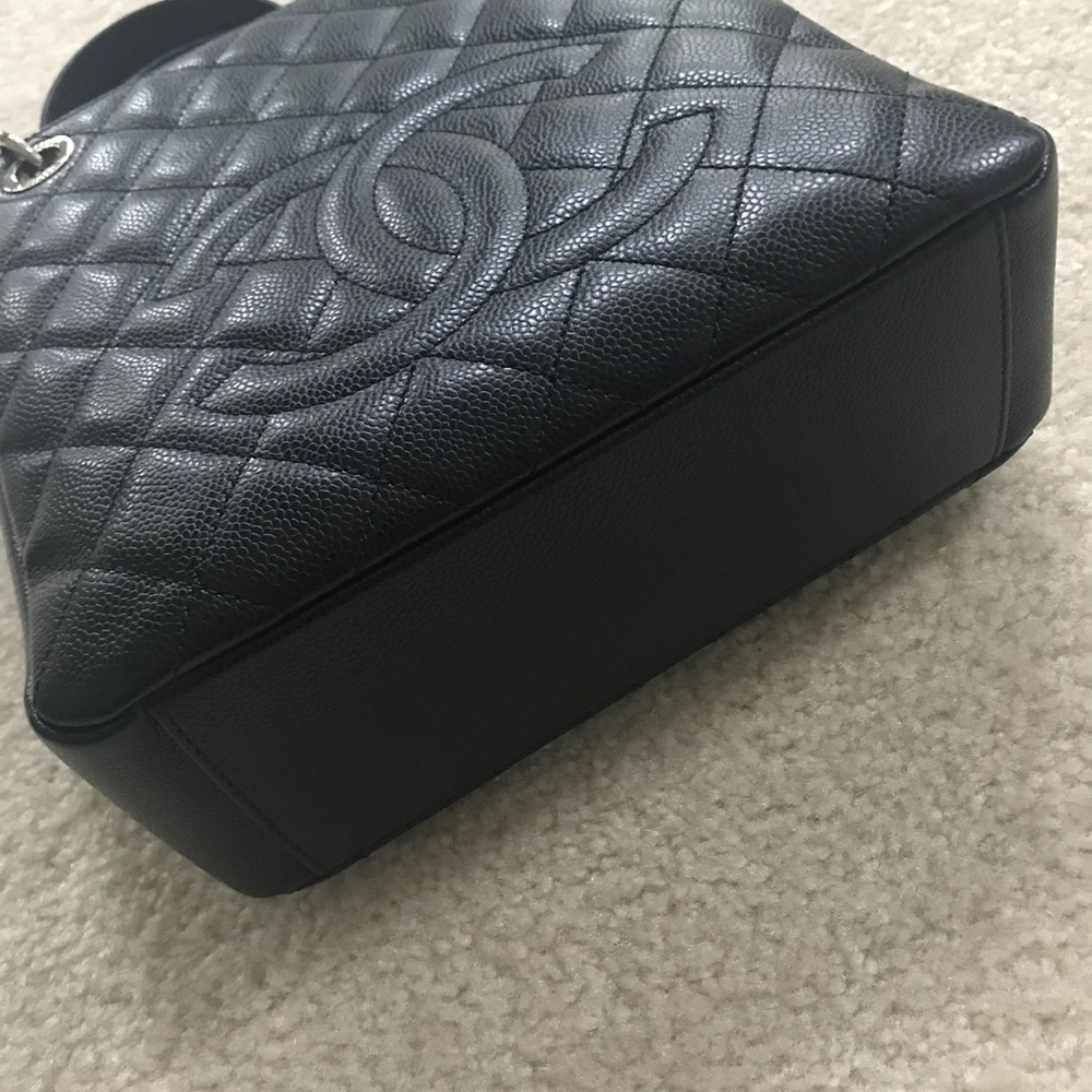Discontinued Chanel PST Black Caviar Leather SHW - Picture 5 of 8